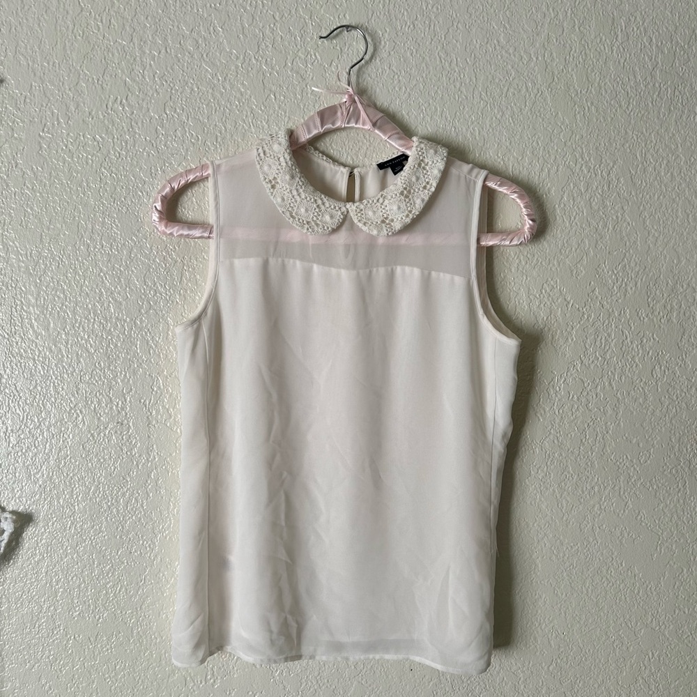 Sheer Ann Taylor Collared Sleeveless Blouse 🤍